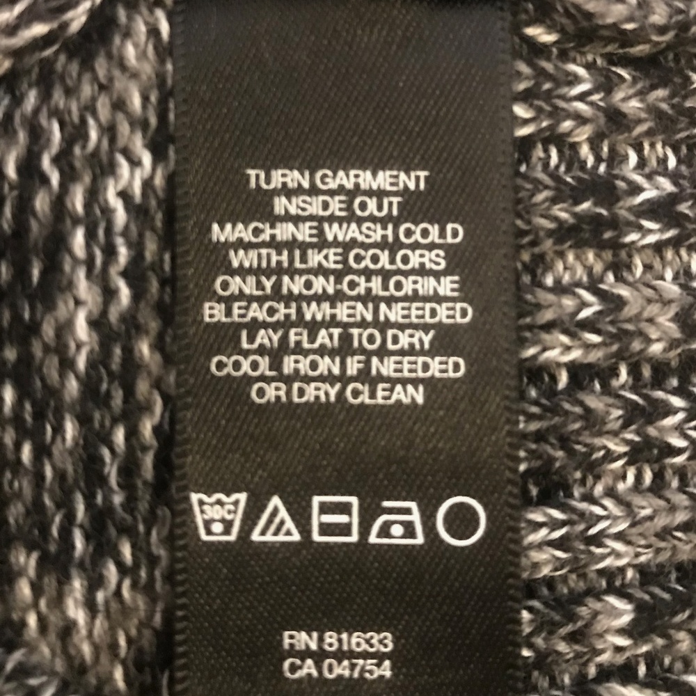 Kenneth Cole Sweater - Picture 7 of 7